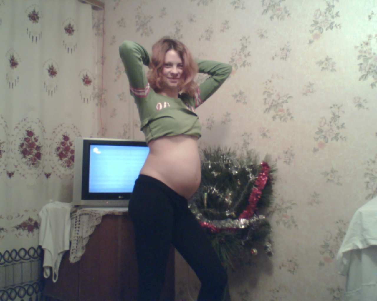 Живот, 22 недели, размер плода папайя, фотосессия беременности по неделям, идея для фото