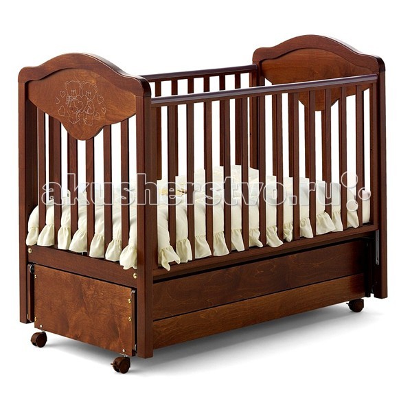 Детска кроватка Baby Italia Gioco Lux cо стразами матникGioco Lux cо стразами матник Детска кроватка Baby Italia Gioco Lux cо стразами матникGioco Lux cо стразами матникДетска кроватка Baby Italia Gioco Lux cо стразами с матниковым механизмом продольного качани. Плавное покачивание успокоит малыша и откроет ему мир чудесных сновидений. Кроватка имеет регулируемые боковины, одна из которых снимаетс и два уровн высоты ложа, что очень удобно дл ухода за малышом. Выдвижной щик куда вы можете сложить смену бель или игрушки так же нельз назвать бесполезным атрибутом. Основной материал кроватки – древесина бука, покрытие – нетоксичные лакокрасочные материалы, которые не выделт вредные испарени. Основание – залог здоровой осанки вашего малыша в будущем. В целом кроватка хоть и выглдит достаточно просто, однако украшенна стразами Сваровски приобретает особый шарм и необычные черты дизайна. Особенности Gioco LUX матник cо стразами: Декор с кристаллами Swarovsky Опускащас боковинка (автостенка) Высота ложе кроватки Baby Italia Gioco LUX - 2 положение Матниковый механизм продольного качани Выдвигащийс щик на полозьх 4 бесшумных колеса, 2 из них оснащены стопорами Благодар прорезиненному покрыти колеса не испортт пол Элегантный итальнский дизайн При снтии одной боковой стенки кроватка превращаетс в утный диванчик дл ребенка<br>