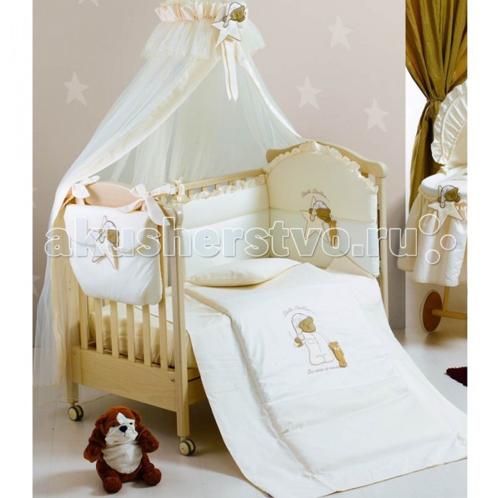 Комплект в кроватку Roman Baby Stella Stellina (5 предметов)Stella Stellina (5 предметов) Комплект в кроватку Roman Baby Stella Stellina (5 предметов)Stella Stellina (5 предметов)Комплект Roman Baby Stella Stellina - это изысканное белье, которое Вы можете приобрести как дополнение к основному комплекту из серии Stella Stellina. Белье сшито из прекрасного высококачественного хлопка. При пошиве белья Roman Baby используются только гипоаллергенные ткани и нетоксичные красители. Особенности: - ручная или машинная стирка при максимальной температуре 30°С - не отбеливать - гладить при средней температуре (до 150°С) - сухая чистка (химчистка) - нельзя выжимать и сушить в стиральной машине или электросушилке. В комплекте: - Одеяло - Пододеяльник - Наволочка 40 х 60 см - Подушка 40 х 60 см - Бортик на половину кроватки Для кроватки 125х65 см. Материал: хлопок наполнитель бампера: синтепон<br>