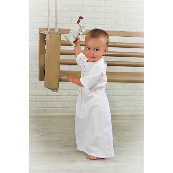 Alivia Kids Крестильный набор универсальный Жаккардовый хлопок 15.206.13Крестильный набор универсальный Жаккардовый хлопок 15.206.13 Alivia Kids Крестильный набор универсальный Жаккардовый хлопок 15.206.13Крестильный набор универсальный Жаккардовый хлопок 15.206.13Alivia Kids Крестильный набор универсальный Жаккардовый хлопок 15.206.13 Крестильный набор из коллекции Жаккардовый хлопок - замечательный выбор для крещения Вашего малыша. Крестильная рубашка выполнена в русском стиле. Рубашка застегивается на несколько пуговиц. Удобный фасон обеспечит легкое одевание во время таинства. На груди она украшена складочками и маленьким, изящным крестиком из страз. Мягкая хлопковая жаккардовая ткань богато смотрится в сочетании с тонким кружевом, которым украшены края низа и рукавов. В комплекте также есть пеленка для крещения с капюшончиком, выполненная в аналогичном стиле и украшенная гипюрным крестиком. Обращаем внимание, что детали отделки, такие, как кружево, могут незначительно отличаться. Соответствие размеров росту: - 0-3 мес на рост ребенка 50-60 см - 3-6 мес на рост ребенка 60-70 см - 6-12 мес на рост ребенка 65-75 см - 12-18 мес на рост ребенка 75-80 см - 18-24 мес на рост ребенка 80-85 см Состав: 100% хлопок Рекомендации по уходу: автоматическая стирка при температуре до 40 С. Alivia Kids - известный бренд детских товаров класса люкс. Сегодня Alivia Kids это: - богатый ассортимент детской одежды - уникальные модели ведущих дизайнеров - высокое качество. Одежда Alivia Kids быстро набирает популярность и покоряет уже не только российские но и зарубежные рынки.<br>
