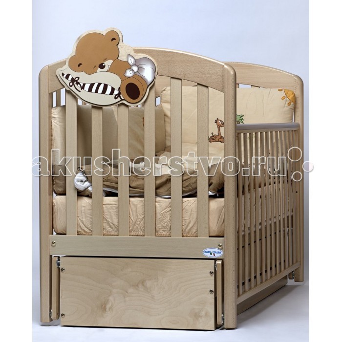 Детская кроватка Baby Italia Leo продольный маятникLeo продольный маятник Детская кроватка Baby Italia Leo продольный маятникLeo продольный маятникДетская кроватка Baby Italia Leo продольный маятник обладает традиционным для итальянского производителя качеством и удобством. Кроватка удобна для использования не только малышу, но так же и его родителям. При производстве кроватки используются только натуральные материалы, а именно древесина бука, покрытая нетоксичным лаком. Материалы не представляют угрозу для здоровья вашего малыша и полностью безопасны. Основное достоинство кроватки система укачивания – продольный маятник. Кроватка сама начнет укачивать малыша без вашего присутствия, что здорово экономит время и не требует больших усилий. В основании кроватки расположен выдвижной ящик, который можно использовать белья хранения смены постельного белья, таким образом, свежее чистое белье будет всегда под рукой. Характеристики кроватки Baby Italia Leo маятник: Кровать имеет 2 уровня ложе Боковое ограждение опускается Маятниковый механизм качания Вместительный ящик для белья<br>