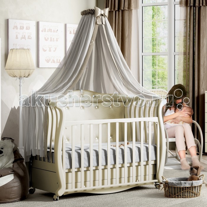 Детская кроватка Baby Italia Andrea VIP Pelle маятникAndrea VIP Pelle маятник Детская кроватка Baby Italia Andrea VIP Pelle маятникAndrea VIP Pelle маятникДетская кроватка Baby Italia Andrea VIP Pelle маятник Достоинства детской кроватки-диванчика Baby Italia Andrea Vip Pelle: Мебель изготовлена из натуральной древесины – массива бука, для декора использована эко-кожа и кристаллы Сваровски, которые придают дизайну особый шик и роскошь Для покраски использованы только безопасные лаки и краски на водной основе Изогнутые линии придают Baby Italia Andrea Vip Pelle некую утонченность и изысканность Дно кроватки ортопедическое, на ламелях Конструкция может быть установлена на 4 прорезиненных колесика с фиксаторами, которые сделают перемещение кроватки простой и бесшумной процедурой Baby Italia Andrea Vip Pelle снабжен полозьями для качания У основания кроватки есть большой выдвижной ящик для сменного постельного белья Передняя панель съемная, превращает кроватку в стильный диванчик. Декоративная спинка (эко-кожа и кристаллы Сваровски) не входит в комплект!<br>