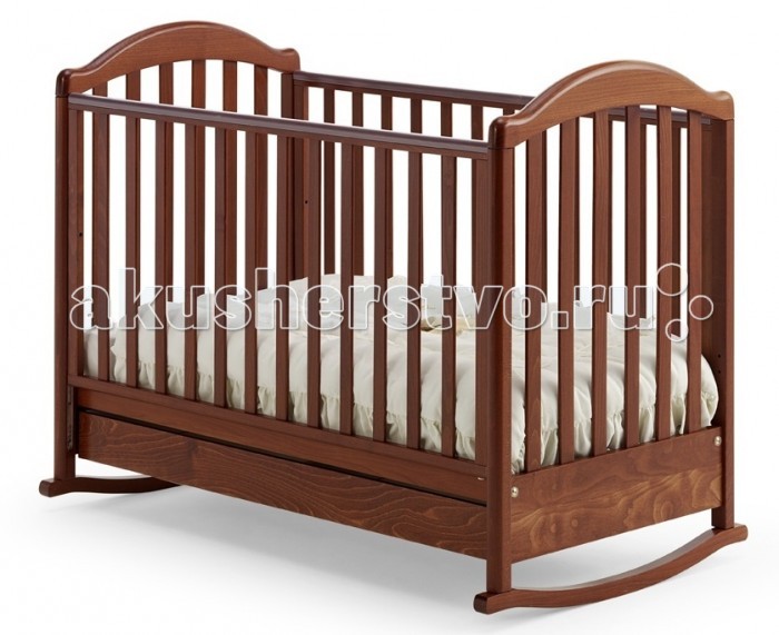 Детская кроватка Baby Italia Euro качалкаEuro качалка Детская кроватка Baby Italia Euro качалкаEuro качалкаДетская кроватка Baby Italia Euro качалка классического дизайна с легкостью впишется в любой интерьер. Благодаря прочным материалам и новейшим технологиям производства кроватка превосходно впишется в любой интерьер детской комнаты и прослужит вам долгие годы. Плавные очертания вкупе с отсутствием острых углов в конструкции кроватки уберегут вашего ребенка от ушибов и ссадин. А ручки и ножки не попадут в промежуток между рейками боковин, благодаря продуманному размеру промежутков. Основание не просто сделает сон малыша комфортным, но и поможет в формировании правильного строения позвоночника малыша с самого начала его жизни. Внизу кроватки находится выдвижной ящик для белья. Малыш легко будет засыпать под размеренное качание кроватки, когда же время качаний пройдет, на полозья можно поставить колесики для простого перемещения кроватки. Основные характеристики кроватки-качалки Baby Italia Euro: изготовлена из массива бука покрытие нетоксичный лак опускающаяся боковая стенка кроватки силиконовые накладки на боковую стенку два уровня положения дна самоцентрирующиеся колесики колеса с прорезиненным покрытием<br>