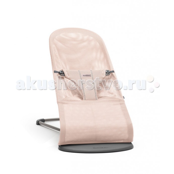 BabyBjorn Кресло-шезлонг Bliss MeshКресло-шезлонг Bliss Mesh BabyBjorn Кресло-шезлонг Bliss MeshКресло-шезлонг Bliss MeshBabyBjorn Кресло-шезлонг Bliss Mesh с естественным покачиванием, без батареек! Особенности: Находясь в шезлонге, ребёнок может дремать, отдыхать и играть. Подходит для детей с самого рождения и до 2 лет. Эргономичные кресла-шезлонги BabyBjorn мягко охватывают ребенка со всех сторон, и поэтому превосходно подходят для новорождённых. Кресло-шезлонг обеспечивает опору шее и спине малыша, а тканевое сиденье принимает форму его тела, оптимально распределяя вес ребёнка. Малыш приводит кресло-шезлонг в движение, а себя в прекрасное расположение духа, совершенно самостоятельно, естественным образом развивая свои моторные навыки и умение удерживать равновесие. Шезлонг устанавливается в три положения по высоте. Он плоско складывается и его удобно брать с собой. Когда Ваш малыш научится ходить и сидеть без посторонней помощи, кресло-шезлонг можно использовать как отличный детский стульчик. Когда Вы используете его в качестве шезлонга, то максимальный вес ребёнка не должен превышать 9 кг. Для каждого положения рекомендуется соблюдать максимальный вес ребёнка: Верхнее положение «Игра» – до 9 кг. Среднее положение «Отдых» – до 9 кг. Нижнее положение «Сон» – до 7 кг. Когда Вы используете его в качестве кресла, когда ребенок самостоятельно встает и садиться, для каждого положения рекомендуется соблюдать максимальный вес ребёнка: Верхнее положение «Игра» – до 13 кг. Среднее положение «Отдых» – до 10 кг. Нижнее положение «Сон» – до 7 кг.<br>