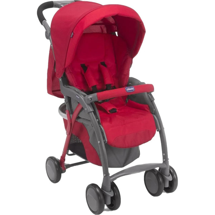 Прогулочная коляска Chicco Simplicity TopSimplicity Top Прогулочная коляска Chicco Simplicity TopSimplicity TopПрогулочная коляска Chicco Simplicity Top — прогулочная коляска для детей от 6 месяцев от одного из самых известных европейских производителей. Высокая функциональность обеспечена возможностью изменения уровня наклона спинки и подножки. Коляска легко управляема, устойчива на дороге, маневренна благодаря наличию поворотных передних колес. Данную модель можно взять в путешествие, ведь она имеет небольшой вес и занимает совсем немного места в сложенном виде. В комплекте все необходимые на случай непогоды аксессуары: дождевик, накидка на ножки, сумка, также имеется вместительная тканевая корзина для покупок. Шасси: Пластиковые колеса Фиксируемые поворотные сдвоенные передние колеса Регулируемая по высоте и углу наклона ручка Рама из алюминиевых трубок Возможность складывания одной рукой Большая текстильная корзина для покупок Ручка для переноски в сложенном виде Устойчива в сложенном виде Возможность установки автокресла Chicco Key Fit на раму. Прогулочный блок: Регулируемая в 4 положениях до полностью горизонтального положения спинка 5-титочечные ремни безопасности с мягкими плечевыми накладками Двойной бесшумный капюшон со смотровым окошком Съемная перекладина перед ребенком Съемная накидка на ноги. Размеры: в разобранном виде 77 х 50 х 106 см в собранном виде 28 х 50 х 82 см Вес 8 кг.<br>