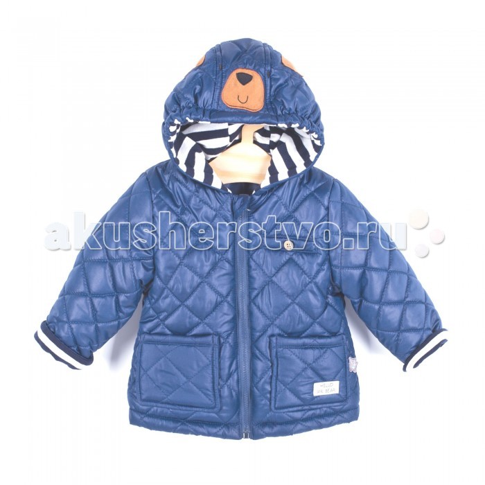 Coccodrillo Куртка для мальчика Hello Mr.BearКуртка для мальчика Hello Mr.Bear Coccodrillo Куртка для мальчика Hello Mr.BearКуртка для мальчика Hello Mr.BearCoccodrillo Куртка для мальчика Hello Mr.Bear Утепленная стеганая куртка с двумя накладными карманами и одним на груди. Капюшон с аппликациями в виде медведя. Подкладка и отвороты рукавов в крупную синюю полоску. Состав: 100% полиэстер Рекомендации по уходу: автоматическая стирка при температуре до 40 С. Coccodrillo является одним из крупнейших производителей детской и подростковой одежды по всей Европе. Компания существует с 1990 года и сегодня сотрудничает с 27 странами по всему миру. Она также входит в топ пяти наиболее популярных европейских марок детской одежды. Изделия не вызывают аллергических реакций. В их составе − только экологически чистые волокна, которые обрабатываются с использованием высоких технологий и современного оборудования, что обеспечивает ткани высокую степень износостойкости и гарантирует долгую насыщенность цветовой гаммы, а также высокое качество печати рисунка.<br>