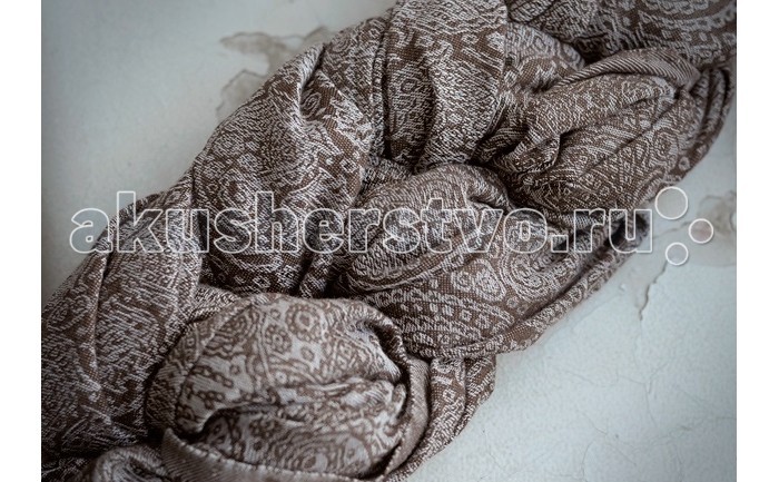 Слинг Ellevill Paisley с кольцами, хлопок-бамбук M (2.1 м)Paisley с кольцами, хлопок-бамбук M (2.1 м) Слинг Ellevill Paisley с кольцами, хлопок-бамбук M (2.1 м)Paisley с кольцами, хлопок-бамбук M (2.1 м)Ellevill - это слинг-шарфы и слинги с кольцами из Норвегии. Разработанные на основе традиционных норвежских орнаментов и выполненные вручную, слинги быстро завоевали популярность по всему миру. Они покоряют своим прекрасным дизайном и универсальностью в носке: слинги Ellevill подходят для всех возрастов (и для новорожденных, и для подросших деток), и для всех сезонов. Слинги Ellevill производятся вручную, из ткани, специально разработанной для ношения детей. Эта ткань - специального жаккардового диагонального плетения, она очень хорошо тянется по диагонали, но почти не тянется по вертикали и горизонтали. Она как бы обнимает малыша и обеспечивает наибольший комфорт в носке. Ellevill Paisley - это уникальные шарфы с содержанием бамбука: 50% хлопок, 50% бамбук. Нежное бамбуковое волокно придает шарфу шелковистость и особенную мягкость. Ellevill Paisley подходит как для новорожденных, так и для подросших детей. Слинг с кольцами (ССК) - особенно удобен для ношения новорожденных и маленьких деток, для кормления и укачивания на сон (ребенка легко переложить из ССК в кроватку). Он также пригодится для ношения на бедре подросших деток на небольшие расстояния - на одном плече не очень удобно носить долго, но зато удобно часто сажать и вынимать малыша. Слинги с кольцами производятся из шарфовой ткани Ellevill, c центральным сложением плеча, с большими литыми алюминиевыми кольцами. Состав: 50% хлопок, 50% бамбук Размер: M (2,1 м)<br>