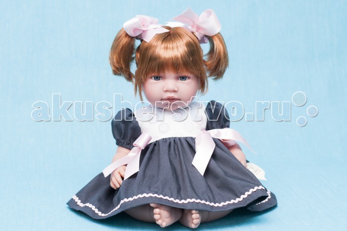 ASI Кукла Нора 50 см 352980Кукла Нора 50 см 352980 ASI Кукла Нора 50 см 352980Кукла Нора 50 см 352980Кукла, размер 50 см, тело мягконабивное, голова, руки и ноги из винила, рыжие волосы собраны в два хвостика, в нарядном сером платье, в красивой подарочной коробке.<br>