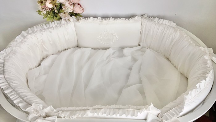 фото Бортик в кроватку krisfi премиум утонченность для овальной кроватки