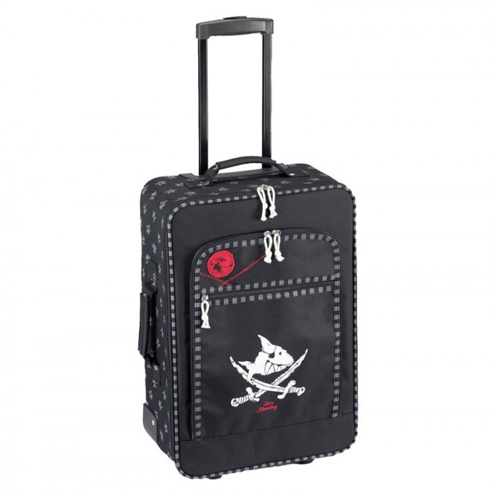 Spiegelburg Чемодан Captn Sharky 30173Чемодан Captn Sharky 30173 Spiegelburg Чемодан Captn Sharky 30173Чемодан Captn Sharky 30173Spiegelburg Чемодан Captn Sharky. Чемодан Capt’n Sharky для юных путешественников! Компактный и удобный он будет незаменимым помощником для ребенка в поездках. Обладает небольшим весом, удобной выдвижной ручкой и колесиками, что позволяет малышу самостоятельно перевозить свой багаж. Общие характеристики телескопическая ручка, 2 положения 1 ручка для переноски однополосная молния 2 колесика и опорные ножки внешний карман на молнии.<br>