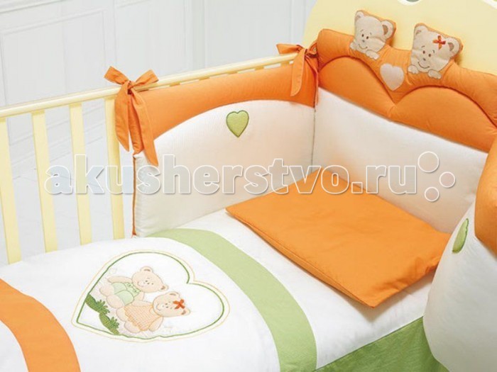 Комплект в кроватку Baby Expert Cuore (4 предмета)Cuore (4 предмета) Комплект в кроватку Baby Expert Cuore (4 предмета)Cuore (4 предмета)Нежные цвета комплекта Сuore будут радовать глаза вашего малыша. Безукоризненное сочетание стиля и нежности создают комфорт Вашему малышу и обеспечат ему спокойный и здоровый сон. Особенности: - отличается изысканным дизайном; - украшено аппликацией мишек и сердечек в стиле коллекции Cuore; - белье не раздражает нежное тельце ребенка, и не доставляет ему неудобств; - мягкий бортик на завязочках - лентах; - качество материала обеспечивает лёгкость стирки и долговечность; - можно стирать в стиральной машине (щадящий режим). Материалы: - комплект постельного белья выполнен из шамбре(тонкая и плотная хлопчатобумажная ткань), рубчатого пике и слегка примятой ткани в мелкий квадратик; - медвежата и сердечки из искусственной замши Алькантара с тонко выполненной вышивкой; - наполнитель одеяла - синтепон; - белье гипоаллергенно и нетоксично. В комплекте: - одеяло (100х130 см); - пододеяльник (100х130 см); - бампер для кроватки; - наволочка (58х38)<br>