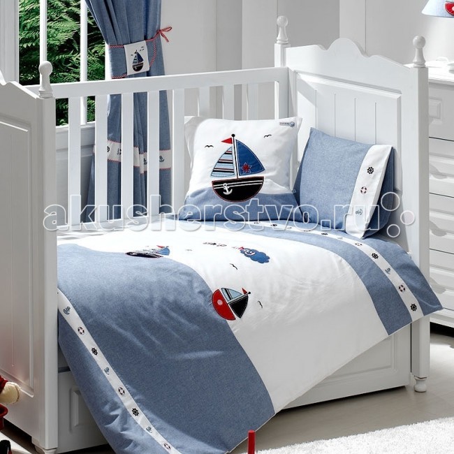 Постельное белье Funnababy Marine (3 предмета)Marine (3 предмета) Постельное белье Funnababy Marine (3 предмета)Marine (3 предмета)Постельное белье Funnababy Marine - высококачественное белье, которое изготавливается из 100% хлопка с наполнителем: силикон. Белье имеет красивый дизайн, оно украсит кроватку и подарит малышу уютный и здоровый сон. В комплекте: Пододеяльник - 100х130 см. Простынка без резинки Наволочка - 40х60 см Особенности: комплект постельного белья в детскую кроватку из натурального хлопка в дизайне используется авторская вышивка и декоративное шитьё спокойные и приятные цвета ткани с забавными рисунками не будут раздражать и утомлять глазки вашего ребёнка нежные и мягкие материалы не будут раздражать нежную кожу ребёнка и не доставят ему неудобства постельный комплект изготовлен из натуральных и гипоаллергенных тканей, которые создают комфортные условия для спокойного сна Вашего ребёнка белье легко стирается в режиме деликатной стирки при температуре 30ºС комплект постельного белья сертифицирован и абсолютно безопасен для новорождённого малыша<br>