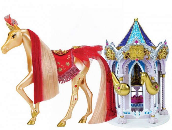 Pony Royal Набор Пони Рояль: карусель и королевская лошадь РубинНабор Пони Рояль: карусель и королевская лошадь Рубин Pony Royal Набор Пони Рояль: карусель и королевская лошадь РубинНабор Пони Рояль: карусель и королевская лошадь РубинОчень яркая и стильная пони-принцесса Рубин знает толк в моде. Ее цвет золотой с красным. Ее месяц июль. Ее камень-талисман, украшающий лоб - рубин. У пони шикарная грива, которую можно менять, а также расчесывать. С волшебной каруселью Pony Royale ваша пони-принцесса готова к выходу в свет. Волшебная карусель - это такой шкаф для хранения модных аксессуаров и драгоценностей вашей пони. Карусель компактно складывается для удобства хранения. Волшебные Пони-принцессы «Pony Royale» уникальны тем, что они созданы с подчеркнутой женственностью и грациозностью, обычно присущими фешн-куклам. Сделанные из высококачественного пластика, они обладают подвижной головой, а их мягкие гривы и хвосты можно расчесывать. Играя с этими красивыми и изящными лошадками, девочки могут почувствовать себя принцессами, которые заботятся о своих волшебных пони. В наборе: пони-принцесса Рубин, Карусель для нарядов, дополнительные грива и хвост, расческа для укладки гривы и хвоста, 1 юбка. Рост пони 16.5 см.<br>