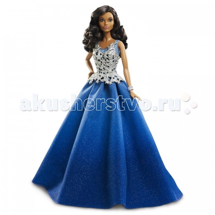 Barbie Праздничная кукла Барби в синем платьеПраздничная кукла Барби в синем платье Barbie Праздничная кукла Барби в синем платьеПраздничная кукла Барби в синем платьеПраздничная кукла Барби в синем платье – шикарный подарок для маленькой модницы. Пышная юбка, переливающаяся блестками, доходит до пола. Серебристый корсет весь покрыт узорами. Дополняет наряд блестящий широкий браслет. Роскошные длинные вьющиеся волосы куклы отлично сочетаются с ее смуглой кожей и аккуратным макияжем на лице. Одна рука куклы немного согнута и опущена на бедро. Кукла выполнена из пластмассы высокого качества. Руки и ноги могут подниматься и опускаться. Высота куклы: 30 см. Игрушка продается в упаковке блистерного типа.<br>