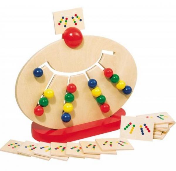 Деревянная игрушка Goki Доска-сортировщик с заданиями на подставке