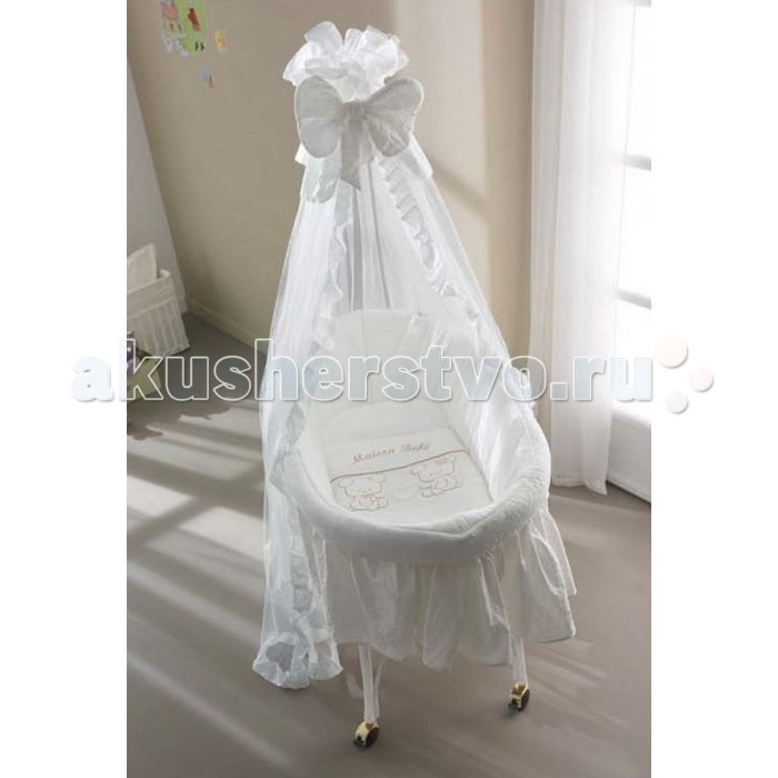 Колыбель Pali Smart Maison BebeSmart Maison Bebe Колыбель Pali Smart Maison BebeSmart Maison BebeКолыбель Pali Smart Maison Bebe подарит комфорт вашему малышу и впишется в интерьер любой комнаты. Компания Pali использует в производстве детской мебели только натуральные и нетоксичные материалы. Дизайн и современные технологи, наряду с огромным опытом в производстве, гарантируют качественную, безопасную и функциональную мебель. Изготовлена из бука. Покрыта натуральными красками и нетоксичным лаком. Оснащена колесами. Украшена аппликациями и высоким балдахином на металлическом кронштейне. В комплект входит очень красивое постельное белье, состоящее из бортика по всему периметру колыбельки Pali, антибактериального матрасика, одеяла, подушечки и балдахина. Белье из 100% хлопка с антиаллергенным наполнителем. В комплекте: Бампер на четыре стороны (по периметру колыбели) Одеяло Подушка с наволочкой Матрас Москитная сетка с держателем Высота 145 см (на подставке до верхнего бортика).<br>