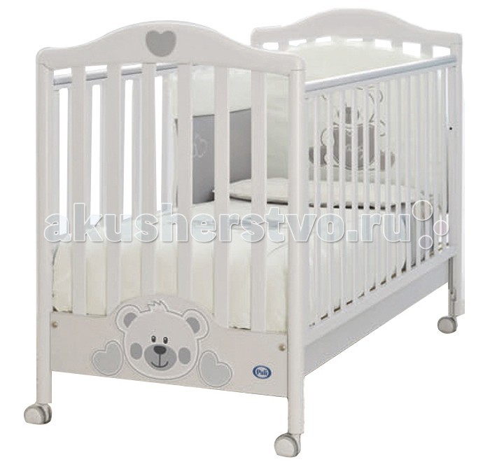 Детская кроватка Pali Funny BearFunny Bear Детская кроватка Pali Funny BearFunny BearДетская кроватка Pali Funny Bear - сочетание утонченного дизайна и европейского качества. Классическая кроватка Pali Funny Bear выполнена из буковой древесины, покрыта красками и лаками, не содержащими токсичных компонентов. Торцовая спинка украшена рисунком коллекции Funny Bear - аппликацией мишки. Боковины опускаются и поднимаются бесшумно одной рукой, благодаря специальному механизму, запатентованному ТМ Пали. Кроватка оборудована колесами, два из которых имеет блокирующий тормоз. Подматрасник кроватки представляет собой ортопедическую сетку из неокрашенного бука. Особенности: предназначена для детей от 0 до 5-ти лет изысканная классическая форма детской кроватки - одно из лучших творений специалистов итальянской мебельной фабрики Pali бортики кровати опускаются на 20-25 см, один из них снимается полностью, так что кровать может использоваться как диванчик cиликоновые накладки на бортики два уровня ложа по высоте подматрасник состоит из деревянных реек рейки подматрасника обеспечивают надежное крепление матраса легко двигающиеся колеса с блокирующим тормозом безопасное расстояние между планками бортиков кроватки ящик для постельного белья или игрушек<br>