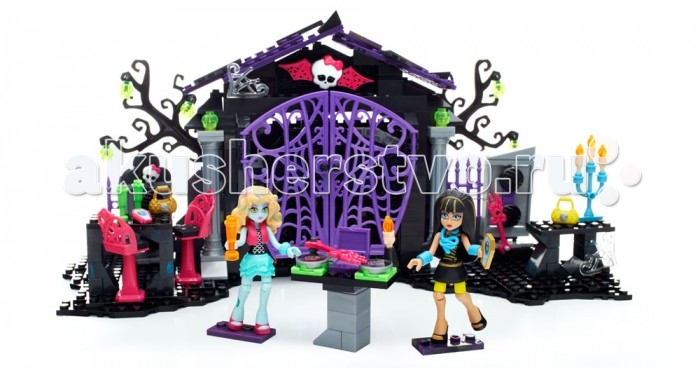Конструктор Mega Bloks Mattel Monster High Вечеринка в саду (371 деталь)Mattel Monster High Вечеринка в саду (371 деталь) Конструктор Mega Bloks Mattel Monster High Вечеринка в саду (371 деталь)Mattel Monster High Вечеринка в саду (371 деталь)Вечеринка в саду Mega Bloks Monster High® – это последний писк сезона, и всем до смерти хочется на нее попасть! Собери кладбище, где ВИП-гости вечеринки Cleo de Nile® и Lagoona Blue® готовятся к самому крутому мероприятию года. Открой ворота кладбища, за которыми находится крутой танцпол с настоящими огнями, могилы, которые превращаются в колонки и пульт диджея, которого ты можешь попросить поставить твою любимую песню. Нажми на кнопку, чтобы проиграть три настоящих песни Monster High®. Не выключай музыку, чтобы вечеринка могла продолжаться! Идеально подходит для детей от 6 лет и старше Описание: Набор для вечеринки на кладбище с танцполом, пультом диджея, работающими лампами и могилами, превращенными в колонки. Набор может проигрывать три песни школы монстров Тщательно детализированные минифигурки монстров Cleo de Nile® и Lagoona Blue® В набор входят iCoffin® и аксессуары Комбинируй с другими наборами от Mega Bloks Monster High® , чтобы создать свой собственный мир ужасно интересных приключений!<br>