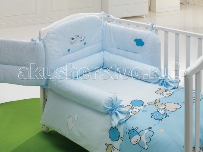 Комплект в кроватку Italbaby Allegra Fattoria (5 предметов)Allegra Fattoria (5 предметов) Комплект в кроватку Italbaby Allegra Fattoria (5 предметов)Allegra Fattoria (5 предметов)Очаровательный комплект в кроватку Allegra Fattoria от Italbaby будет радовать вас и Вашего малыша своими приятными цветами и симпатичными аппликациями. Отличаются изысканным дизайном и качеством. Бельё сертифицировано, гипоаллергенно и полностью безопасно, его можно стирать в стиральной машине (щадящий режим). Материалы: натуральная ткань - 100% хлопок В комплекте: - бампер, предохраняющий от ушибов о стенку кроватки, а также для защиты от сквозняков (трехсторонний) - одеяло стеганое - простынь - наволочка - пододеяльник Размеры: - одеяло (шхд)100х130 см - простыня на матрас (шхд)65х125 см - наволочка на подушку (шхд)40х60 см<br>
