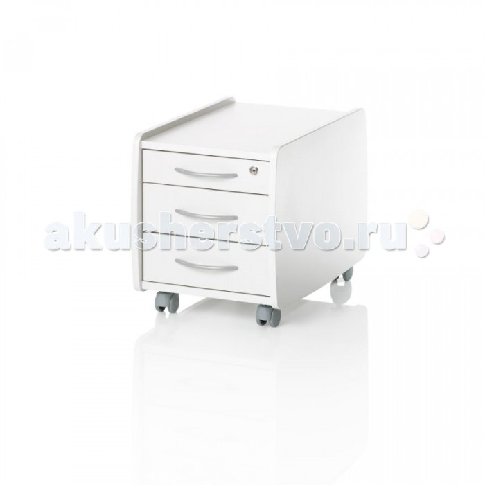 Комод Kettler Logo Trio Box тумба подкатная (3 ящика)Logo Trio Box тумба подкатная (3 ящика) Комод Kettler Logo Trio Box тумба подкатная (3 ящика)Logo Trio Box тумба подкатная (3 ящика)Комод Kettler Logo Trio Box тумба подкатная (3 ящика) Стол конечно столом, но мамам всегда не нравится беспорядок. Так что оставить всё просто до завтра лежать на столе не получится. А куда это всё спрятать, что бы оно не «мозолило» глаз и не съезжало на пол с наклонной поверхности? Вот тут на помощь придёт вместительные тумбы для стола с двумя или тремя выдвижными ящиками. Верхний ящик запирается на замок от любопытных взглядов братиков и сестричек. Если положить на тумбу сверху специально предназначенную для этого подушку, то получится замечательное сидячее место, которое можно перемещать по желанию на любое удобное место, благодаря подвижным роликам. Только не вздумайте устроить гонки по дому. Родителям это не понравится. Различные цвета прилагаемых грифов могут произвольно комбинироваться в соответствии с дизайном Вашего интерьера. Особенности: продуманный, лаконичный дизайн - идеально вписывается в любой интерьер тщательно проработанная конструкция и отработанная технология производства три выдвижных ящика верхний ящик запирается на замок от любопытных взглядов братиков и сестричек если положить на тумбу сверху специально предназначенную для этого подушку (приобретается отдельно), то получится замечательное сидячее место, которое можно перемещать по желанию на любое удобное место, благодаря подвижным роликам Размеры (гхвхш) 57х46х40 см<br>
