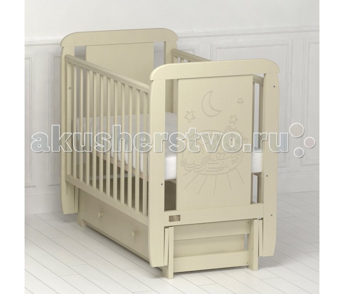 Детска кроватка Kitelli (Kito) Micio продольный матникMicio продольный матник Детска кроватка Kitelli (Kito) Micio продольный матникMicio продольный матникДетска кроватка Kitelli (Kito) Micio продольный матник, представитель новой линейки детских кроваток дл новорождённых выполненных по итальнскому дизайну. Данна продукци влетс превосходным образцом европейского качества и изысканного стил. Товар сертифицирован и изготовлен на современном оборудовании по итальнской технологии. Продукци выполнена из натурального, цельного, кологически чистого массива березы, вставка рисунка из МДФ, что обеспечивает прочность и долговечность издели. Кроватка имеет гипоаллергенное, кологически чистое покрытие, не содержащее токсичных компонентов и абсолтно безопасно дл ребенка. Каждый сантиметр поверхности обрабатываетс вручну, что придает всему издели индивидуальный, неповторимый вид. Контроль качества производитс непосредственно при сборке каждого лемента конструкции. Особенности: Два положени регулировки боковой стенки. Возможность снти боковой стенки и трансформаци кроватки в утный диванчик. Размер спального места 120х60 см. Подматрасник кровати выполнен в виде ортопедической сетки и устанавливаетс в двух положених по высоте. Соответствует всем требованим безопасности: отсутствие заглушек, выступащих углов и неровностей. Защитные силиконовые накладки предохрант от повреждени зубов. Функциональный объемный выдвижной щик на роликовых направлщих. Инновационный механизм продольного качани, обеспечивает до 60 качаний с одного запуска матника. При необходимости матник надежно фиксируетс в заданном положении. Расстоние между прутьми кроватки рассчитаны так, чтобы обеспечить малышу максимальну безопасность во врем сна и бодрствовани. Материал: массив березы. Спинка кровати декорирована резьбой.<br>