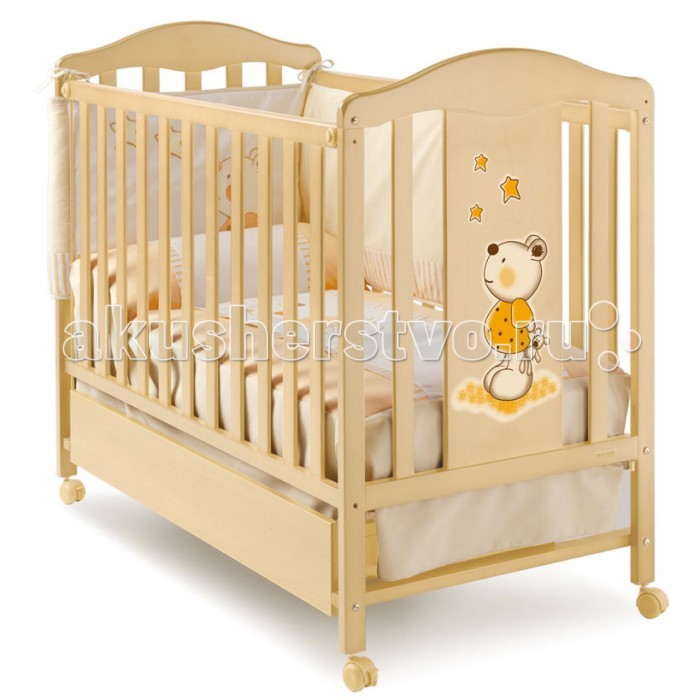 Детская кроватка Micuna Selsia 120х60Selsia 120х60 Детская кроватка Micuna Selsia 120х60Selsia 120х60Детская кроватка Micuna Selsia 120х60 украсит интерьер детской комнаты. Кроватки испанской компании Micuna изготавливаются в Валенсии из экологически чистых материалов. В первую очередь, это бук – традиционное дерево для мебели и музыкальных инструментов. Элементы из МДФ – материала, созданного без применения эпоксидных смол и фенола на основе природного полимера лигнина, дополняют конструкцию. Краски и лак, которыми покрывают кроватки, приготовлены из натуральных компонентов и не создают вредных испарений. бортик кроватки опускается ложе регулируется по высоте – 3 позиции посредством снятия бортика кроватка легко превращается в диванчик материал: бук, МДФ в комплект не входит ящик для кровати, но его можно заказать дополнительно дополнительная опция – качалка нетоксичные краски на водной основе<br>