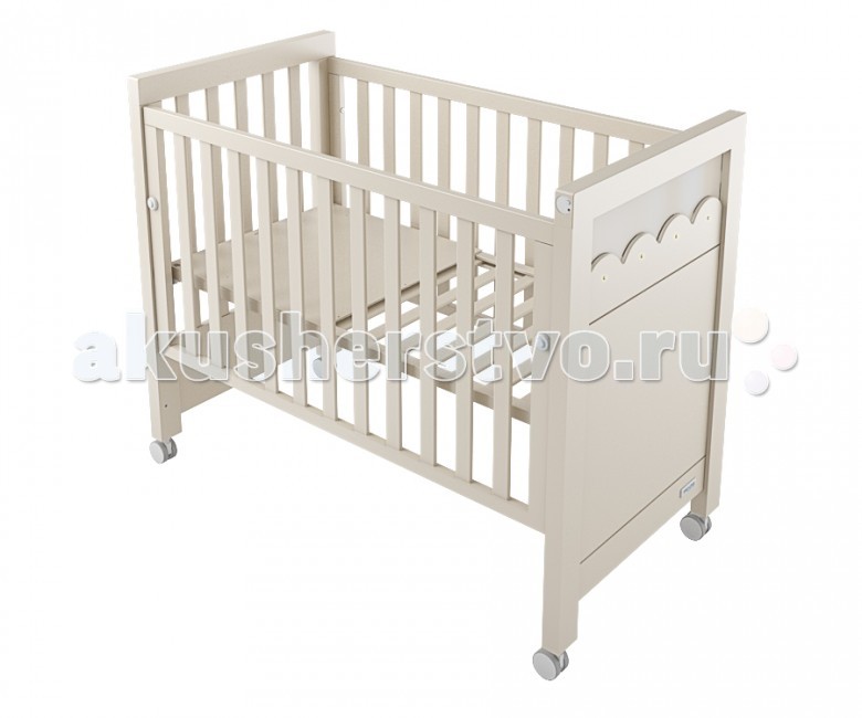 Детская кроватка Micuna Amelia Aran Luxe со светодиодной подсветкой 120х60Amelia Aran Luxe со светодиодной подсветкой 120х60 Детская кроватка Micuna Amelia Aran Luxe со светодиодной подсветкой 120х60Amelia Aran Luxe со светодиодной подсветкой 120х60Детская кроватка Micuna Amelia Aran Luxe со светодиодной подсветкой 120х60 – воплощение стиля и элегантности Коллекция Amelia Aran от испанских дизайнеров Micuna создана специально для тех, кто ценит сдержанность и тонкий вкус. Мебель выдержана в классических цветах – тёплом песочном и спокойном белом, строгие прямые линии удачно контрастируют с резным декором и элегантным украшением из кристаллов Swarovski (в коллекции Luxe). Micuna Amelia Aran: высокий стиль. Relax: ещё больше безопасности для Вашего малыша Micuna, стремясь к постоянному развитию, всегда идёт в ногу со временем. Удачное сочетание многолетнего опыта и самых современных разработок позволяет компании Micuna находить новые решения для обеспечения максимальной безопасности и комфорта своих маленьких клиентов. Не секрет, что в первые месяцы серьёзный дискомфорт малышам доставляет срыгивание после грудного кормления, особенно в период болезни или простуженного состояния. В этих случаях педиатры советуют немного приподнимать матрас – это поможет предотвратить спазмы и улучшит дыхание ребёнка. Специально для этого компания Micuna разработала систему Relax, которая характеризуется своей удивительной простотой. Теперь Вы можете регулировать уровень наклона ложа легко и быстро, не снимая матрас и постельное бельё. Преимущества Relax: облегчает дыхание малыша при простуде снижает риск удушья в случае срыгивания снижает накопление газов значительно снижает риск «синдрома внезапной смерти» Особенности: уютная и стильная кровать для новорождённого система Relax – угол наклона матраса регулируется в 2-х положениях ложе регулируется по высоте – 2 позиции боковой бортик можно отрегулировать по высоте или полностью снять, таким образом превратив кровать в диванчик закрытые шурупы и болты, движущиеся детали имеют замки безопасности материал: бук, МДФ лакированный используются нетоксичные краски и лаки на водной основе, безвредные для малыша и родителей кровать декорирована стразами Swarovski и светодиодной подсветкой ящик для кровати в комплект НЕ входит (можно приобрести дополнительно) Кроватки испанской компании Micuna изготавливаются в Валенсии из экологически чистых материалов. В первую очередь, это бук – традиционное дерево для мебели и музыкальных инструментов. Элементы из МДФ – материала, созданного без применения эпоксидных смол и фенола на основе природного полимера лигнина, дополняют конструкцию. Краски и лак, которыми покрывают кроватки, приготовлены из натуральных компонентов и не создают вредных испарений.<br>