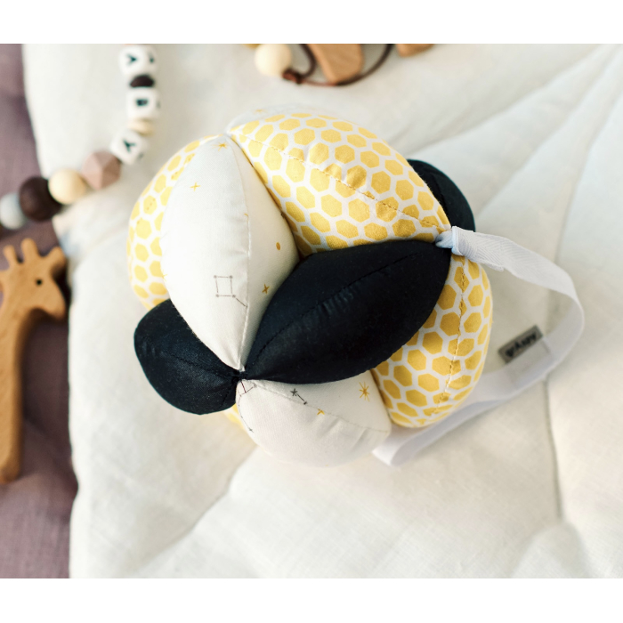 Погремушка Graspy Монтессори Мяч Такане