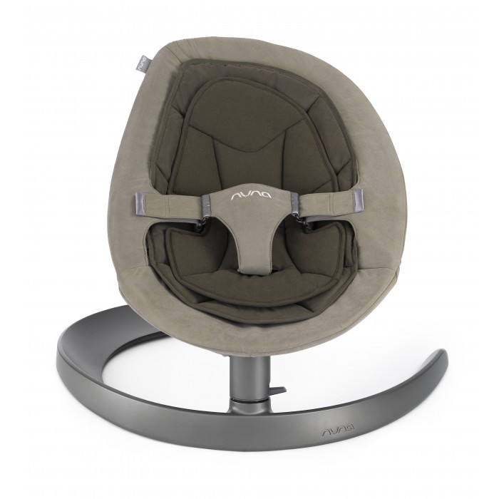 Nuna Шезлонг Leaf Curv RockerШезлонг Leaf Curv Rocker Nuna Шезлонг Leaf Curv RockerШезлонг Leaf Curv RockerNuna Шезлонг Leaf Curv Rocker Появилась возможность устанавливать на шезлонг Wind-механизм качания (дополнительный аксессуар) Особенности: модный актуальный дизайн для современной семьи очень плавное и тихое покачивание энергосберегающая технология, без использования батареек, мотора и электричества изготовлено с применением ткани Oeko-Tex®, безопасной для здоровья детей после лёгкого толчка движение продолжается в течение более двух минут съёмная подушка сиденья пригодна для машинной стирки съёмная вставка из натурального хлопка пригодна для машиннойстирки 3-точечный настраиваемый ремень на застёжке-липучке с мягкими вставками блокиратор движения устойчивое основание кресло легко снимается с основы для быстрой и лёгкой сборки и разборки Дополнительная информация: рекомендуется для детей с рождения, максимальная нагрузка 60 кг размеры изделия (ДхШхВ): 72.7х71х46 см вес изделия: 5.47 кг соответствует стандарту ASTM F2167 производство сертифицировано по стандарту ISO 14001<br>