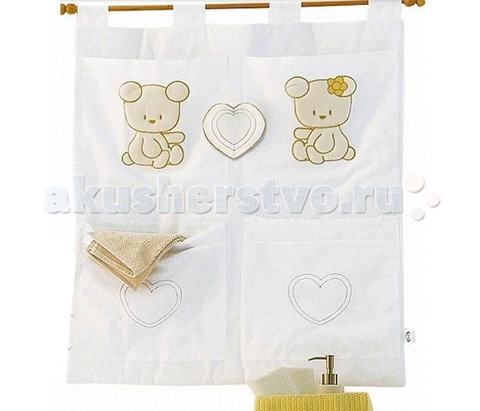 Pali Настенное панно Smart Maison BebeНастенное панно Smart Maison Bebe Pali Настенное панно Smart Maison BebeНастенное панно Smart Maison BebeНастенное панно Smart Maison Bebe завершит дизайн интерьера детской комнаты. Цвет постельного белья и рисунки на нем будут сочетаться с внешним видом панно. Это придаст комнате элегантность и красоту. Кроме того, панно имеет кармашки, в которые можно поместить разные необходимые мелочи. Особенности: декоративное панно с кармашками выполнено с использованием нескольких фактур ткани, итальянская фурнитура, оригинальная авторская вышивка и аппликация практичная панель поместит различные мелочи, необходимые для ежедневной заботы о Вашем малыше стирается в щадящем режиме деревянный кронштейн в комплекте Материал: 100% хлопок Размер: 87x67x2 см<br>