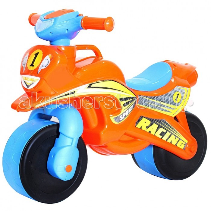 Каталка R-Toys MotobikeMotobike Каталка R-Toys MotobikeMotobikeПервый беговел для малышей. Яркий дизайн и аэродинамические формы этого беговела оценят стильные родителям и их дети. Благодаря своей удобной конструкции кататься на этой каталке смогут даже самые маленькие дети от 18 месяцев. Польза беговелов для детей давно доказана. Каждый малыш от 18 месяцев должен начинать знакомиться с транспортом со своего первого беговела. Езда на беговеле позволит малышам получить первые навыки управления транспортом. Широкие колеса обеспечивают устойчивость беговела. Безопасность - 10 баллов. Руль имеет эргономичную форму и позволяет безопасно управлять каталкой. Уникальность беговела в том, что угол поворота руля сделан таким образом, чтобы быть безопасным в использовании. Грамотно продуманный угол поворота (неполный), что дает малышу безопасное маневрирование и безопасно поворачивать, не позволяя беговелу перевернуться. Проходимые колеса предназначены для любых дорог. Эргономичное сиденье шириной 12 см - малышу будет очень удобно. Уникальная разработка инженеров - ручка для переноски. Это очень удобно. Изготовлено из высококачественного и экологического пластика по самым современным европейским технологиям. Максимальная нагрузка - 30 кг. Размер беговела 67х52х32, высота сиденья 31 см<br>