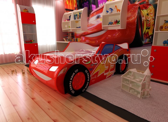 Детская кроватка Red-River машина 3Dмашина 3D Детская кроватка Red-River машина 3Dмашина 3DДетская кроватка Red-River машина 3D Это не просто детская кровать выполненная в виде машины. Это – настоящее воплощение известнейшего Молнии МакКуина, в объемном виде. Она подойдет любому мальчику. Особенностью этой модели являются объемные пластиковые колеса, которые добавляют кровати реалистичности и делают сон и активные игры на ней куда приятнее и интереснее. А для максимального погружения в атмосферу у кровати присутствует подсветка в виде светящихся фар. Это будет очень полезно, особенно в том случае, если ребенок боится темноты. Как только он испугается какого-то шороха – ему достаточно будет включить фары и разогнать мрак, представляя себя водителем самой быстрой машины на свете. Особенности: универсальный корпус кровати светодиодная подсветка фар пластиковые колёса изображение с разрешением 1440 dpi подходит под матрасы размером 160х70 см подъемное дно кроватки, оснащенное механизмами для фиксации и безопасного плавного открытия и закрытия дно ниши под постельное белье изготовлено из ХДФ - HighDensityFiberboard- производятся из тонкого листового материала высокой плотности, полученного методом горячего прессования измельченных древесных волокон. Материал экологически безопасен и прочен ортопедическое основание влагостойкое ламинированное покрытие<br>
