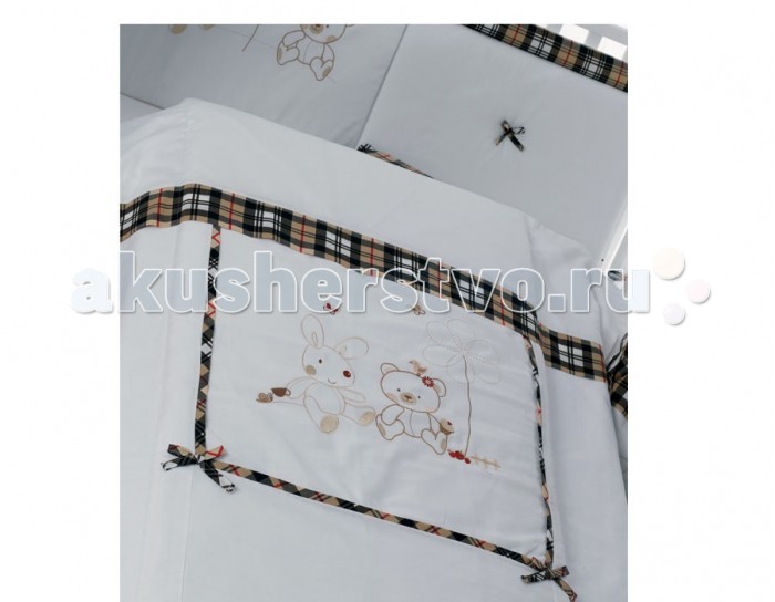 Комплект в кроватку Roman Baby Country (5 предметов)Country (5 предметов) Комплект в кроватку Roman Baby Country (5 предметов)Country (5 предметов)Комплект постельного белья Roman Baby Country - элегантный сет от итальянского производителя. Белье сшито из 100% хлопка, украшено красивыми аппликациями в виде сердечка. На этом постельном белье малыш будет видеть только сладкие сны, а его сон будет спокойным и продолжительным. Особенности: Использовались только нетоксичные красители; Украшено аппликациями; Белье можно стирать при температуре 30 гр в режиме бережной стирки; Изготовлено только из натуральных гипоаллергенных материалов, с использованием нетоксичных красителей; В комплекте: - Одеяло - Пододеяльник - Наволочка 40 х 60 см - Подушка 40 х 60 см - Бортик на половину кроватки Материал: 100% хлопок<br>