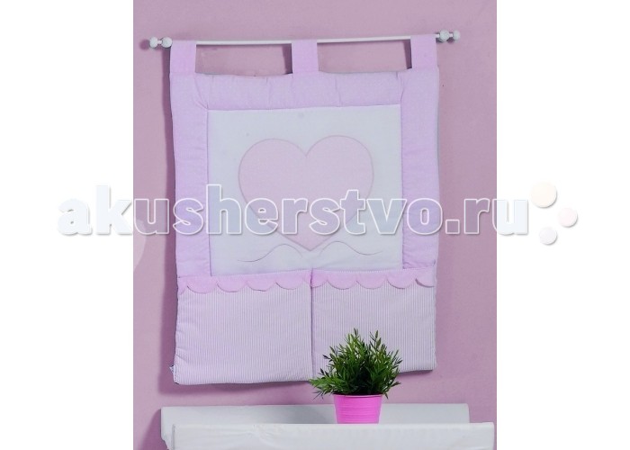 Roman Baby Панно с карманами Cuore di MammaПанно с карманами Cuore di Mamma Roman Baby Панно с карманами Cuore di MammaПанно с карманами Cuore di MammaПанно с двумя карманами Roman Baby Cuore di Mamma изготовлено из 100% хлопка, с применением нетоксичных красок и гипоаллергенных наполнителей. Особенности: декоративное панно с кармашками выполнено очень качественно практичная панель поместит различные мелочи, необходимые для ежедневной заботы о Вашем малыше стирается в щадящем режиме Приятные особенности панно с карманами Roman Baby Cuore di Mamma: панно на стену завершит дизайн интерьера детской комнаты. Цвет постельного белья и рисунки на нем будут сочетаться с внешним видом панно. Это придаст комнате элегантность и красоту. Кроме того, панно имеет кармашки, в которые можно поместить разные необходимые мелочи. Рекомендации по уходу: Cтирка при максимальной температуре 30°С. Не отбеливать. Гладить при средней температуре (до 150°С). Cухая чистка (химчистка). Нельзя выжимать и сушить в стиральной машине или электросушилке.<br>