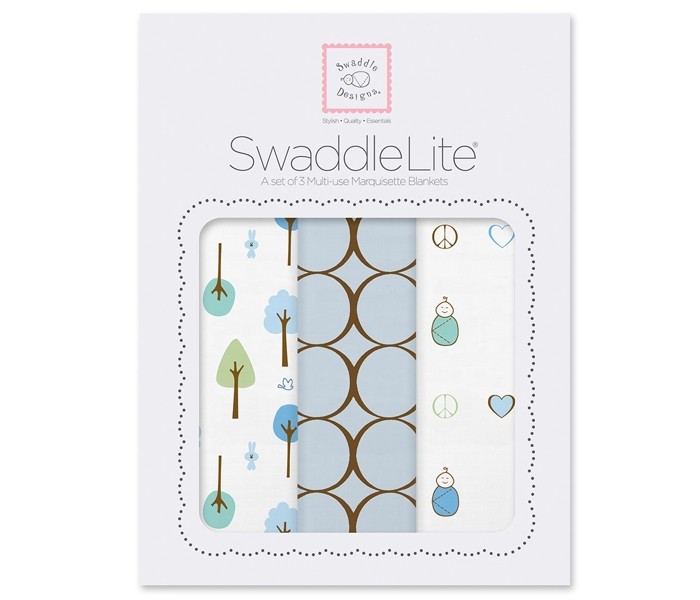 Пеленка SwaddleDesigns SwaddleLite Cute & Calm комплект 3 шт.SwaddleLite Cute & Calm комплект 3 шт. Пеленка SwaddleDesigns SwaddleLite Cute & Calm комплект 3 шт.SwaddleLite Cute & Calm комплект 3 шт.Комплект пеленок SwaddleDesigns SwaddleLite Cute & Calm для новорожденного в красивой фирменной упаковке, состоит из трех легких пеленок серии Marquisette SwaddlingBlanket. Особенности: Легкие, дышащие из мягкого хлопка маркизет. Эти волшебные пеленки действительно помогают новорожденным спать сном младенца. Замечательный вариант для теплого времени года и дома. Легко следовать инструкции пеленания пришитой к пеленке. Оптимальный, большой размер пеленки 120*120 сантиметров! Ваш ребенок не вырастет быстро из пеленки. Многофункциональные и универсальные. Используйте для пеленания, как легкое одеяло, солнечный козырек, накидку для кормления грудью, при болях в животике. Эту пеленку вы будете использовать на протяжении нескольких лет и не пожалеете о покупке. Дизайн разработан медсестрой Линетт Дамир. Победитель множества наград. Лауреат премии Великий дар (Award Winner Great Gift). Рекомендованы педиатрами и мамами во всем мире. Состав 100% хлопок маркизет, высшего качества<br>