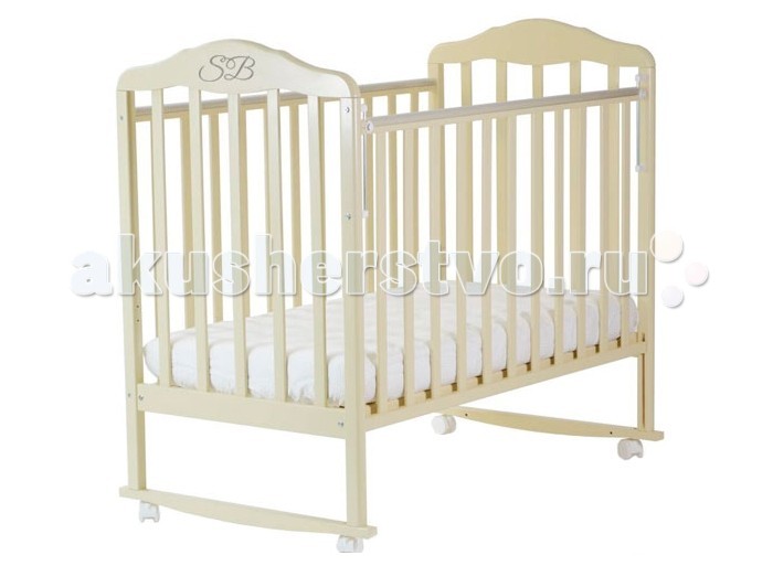 Детская кроватка Sweet Baby Lorenzo качалкаLorenzo качалка Детская кроватка Sweet Baby Lorenzo качалкаLorenzo качалкаДетская кроватка Sweet Baby Lorenzo качалка сочетает в себе изысканный дизайн и надежность. Кроватка изготовлена из натуральной древесины березы, являющимся одним из лучших и безопасных материалов детской мебели. Для окраски кроватки применяются лаки, не содержащие вредные для здоровья ребенка вещества. Особенности: На бортиках кроватки есть специальные накладки ПВХ, их основной функцией является защита вашего ребенка во время прорезания зубов; Детская кроватка дополнена механизмом Кнопка при помощи которого вы с легкостью опустите боковую спинку кроватки; Двухуровневое ложе кроватки поможет выбрать оптимальную высоту основания; Расстояние между рейками не дает возможность ребенку застрять между ними в раннем возрасте.<br>