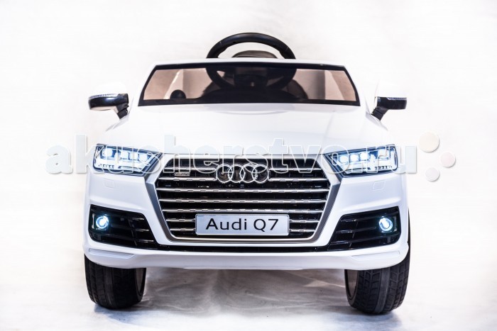 Электромобиль Toyland Audi Q7Audi Q7 Электромобиль Toyland Audi Q7Audi Q7Электромобиль Toyland Audi Q7 предназначен для детей от 1 года до 8 лет. Стильный электромобиль максимально приближен к модели для взрослых по внешнему виду и качеству. Кресло обтянуто кожей, имеет ремень безопасности и спортивную форму. Высокое лобовое стекло, отличаясь прочностью, выполняет функционал двойного назначения: практической защиты от попадания в салон вылетающих из-под колес мелких камушков и приближения облика электромобиля к настоящему, взрослому, авто. Яркие фары и восхитительная LED-подсветка предназначены для освещения дороги в темное время суток и украшения замечательного средства передвижения данной модификации. Пульт дистанционного управления поможет родителям контролировать направление движения и скорость юного водителя.<br>