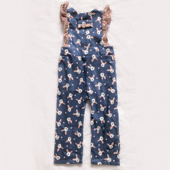 Trendyco kids Полукомбинезон Вивьен джинсовый с рюшами Зайки
