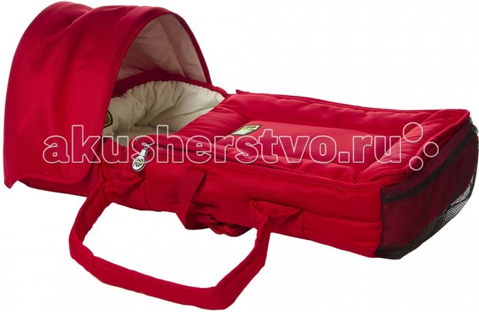 Сумка-переноска Valco baby Soft BassinetSoft Bassinet Сумка-переноска Valco baby Soft BassinetSoft BassinetКомфортная и безопасная. Прочная горизонтальная база с 4-мя бортами - идеальная среда для переноски новорожденного. Люлька-переноска стандартно поставляется с капором от солнца и москитной сеткой на молнии. Люлька универсальна и подходит к большинству колясок Matrix, Matrix Plus, Snap, Snap4, Snap Duo, Zee. Характеристики: внутренняя часть люльки - 100% хлопок предназначена для детей с рождения комфортная и безопасная твердое горизонтальное основание, что полезно для спинки малыша идеальна для транспортировки новорожденных две ручки для переноски верхняя часть закрывается на молнию, ее можно отстегнуть, оставив внутреннюю накидку-сеточку, для комфорта в жаркое время года имеет капюшон от солнца имеет внутренний ремень, который придерживает малыша и не позволяет ему соскальзывать люлька универсальна и подойдет к большинству колясок Размеры: люлька (дхшхв): 69x37x19 см внутренние размеры (дхшхв): 68x31x17 см<br>