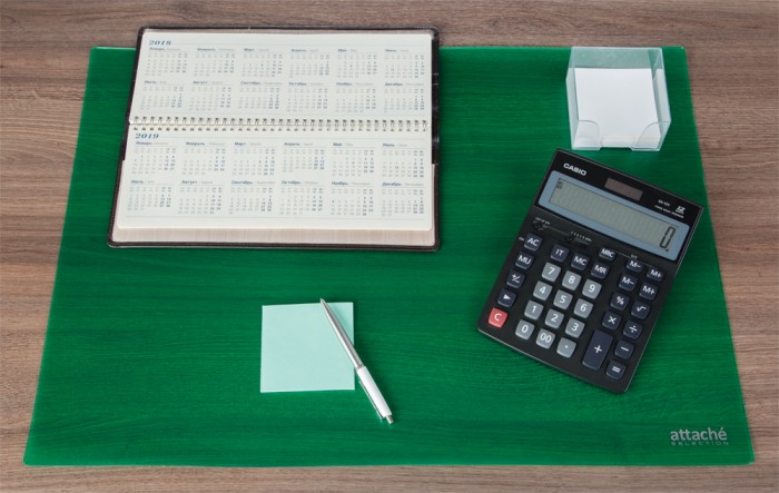  Attache    47.5x66 